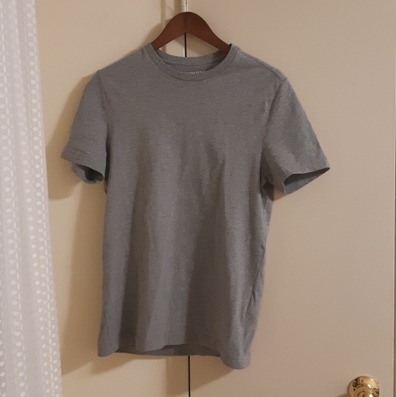 Banana Republic Men's t-shirt - Picture 2 of 3